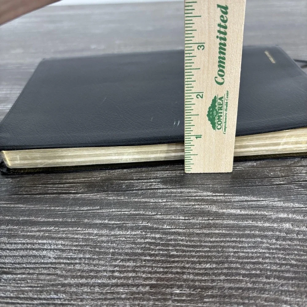 Holy Bible NKJV New King James Version Bonded Leather Black Nelson Thinline